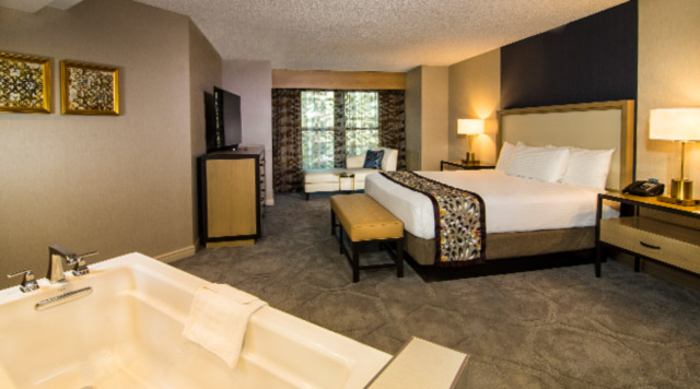 One-Bedroom Suite with Soaking Tub | Sam's Town Hotel & Gambling 